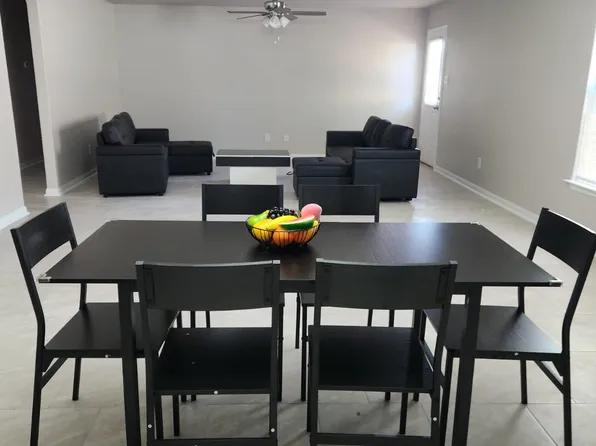 324 Yearwood Ln, Jarrell, TX 76537