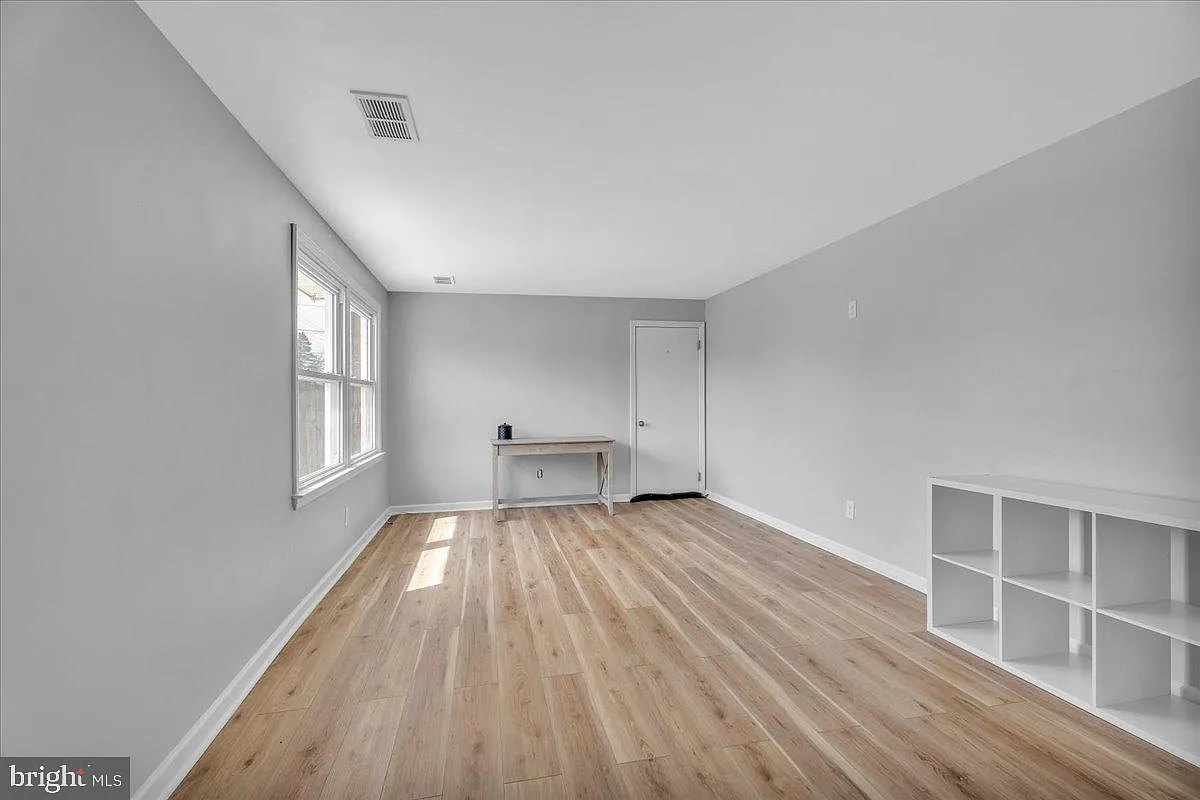 3 bed, 1428 sqft, $3,200 — Photo 4
