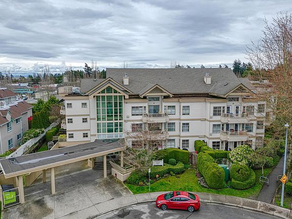 2nd image of 1118 55th St #103