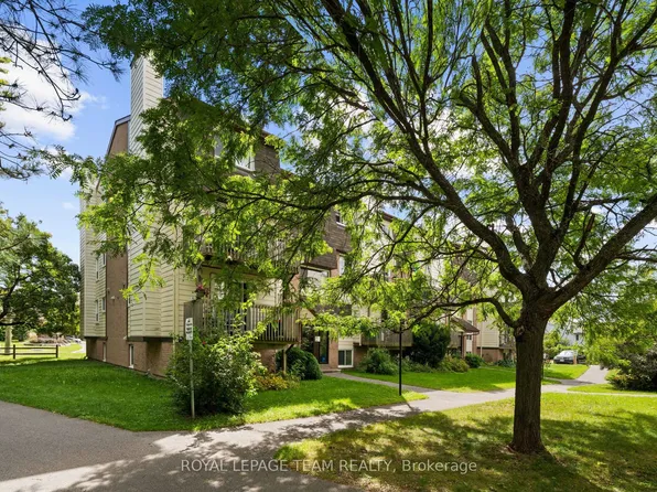 1587 Goth Ave #113, Ottawa, ON K1T 1E3