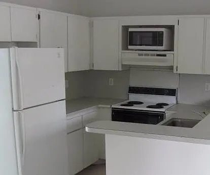 2 bed, 1200 sqft, $2,050 — Photo 3