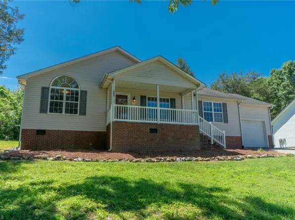 295 Colleen Dr, Thomasville, NC 27360