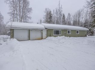 3084 Lupine Ct, North Pole, AK 99705