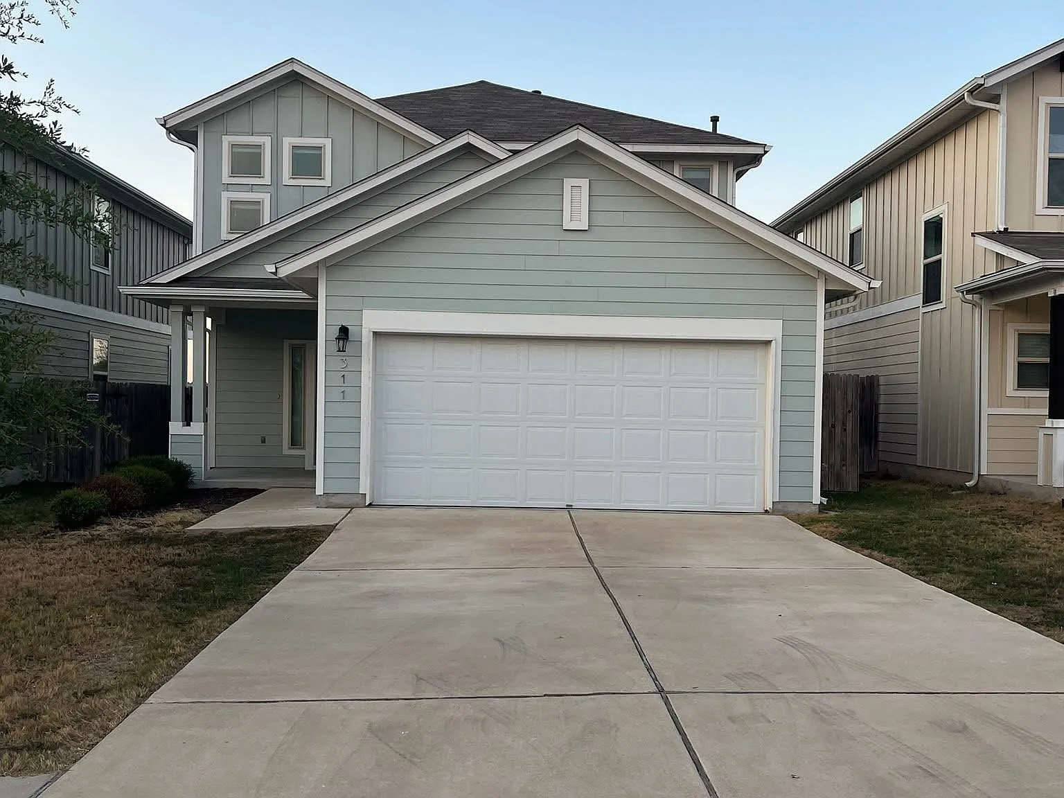 3 bed, 2.5 bath, 1918 sqft, $2,050 — Photo 1