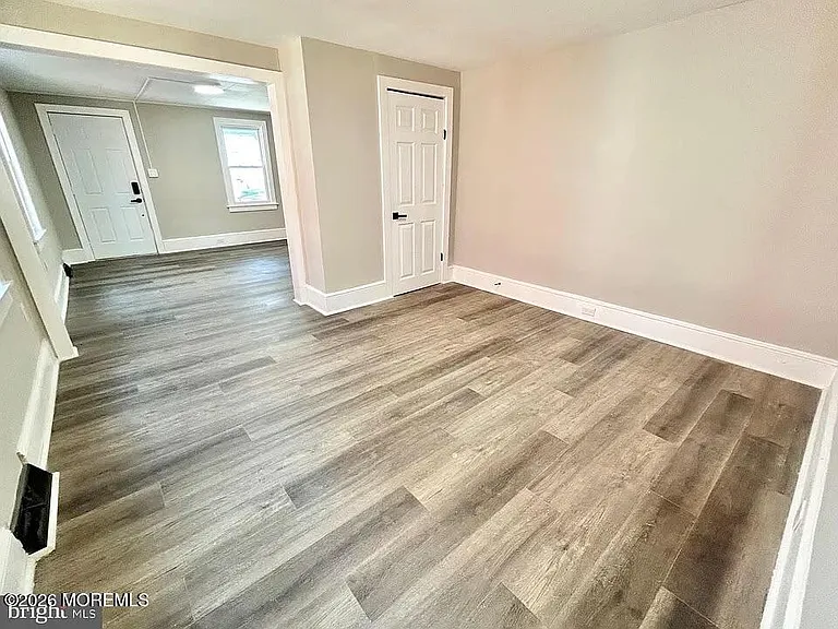 217 Wesley St — Photo 8