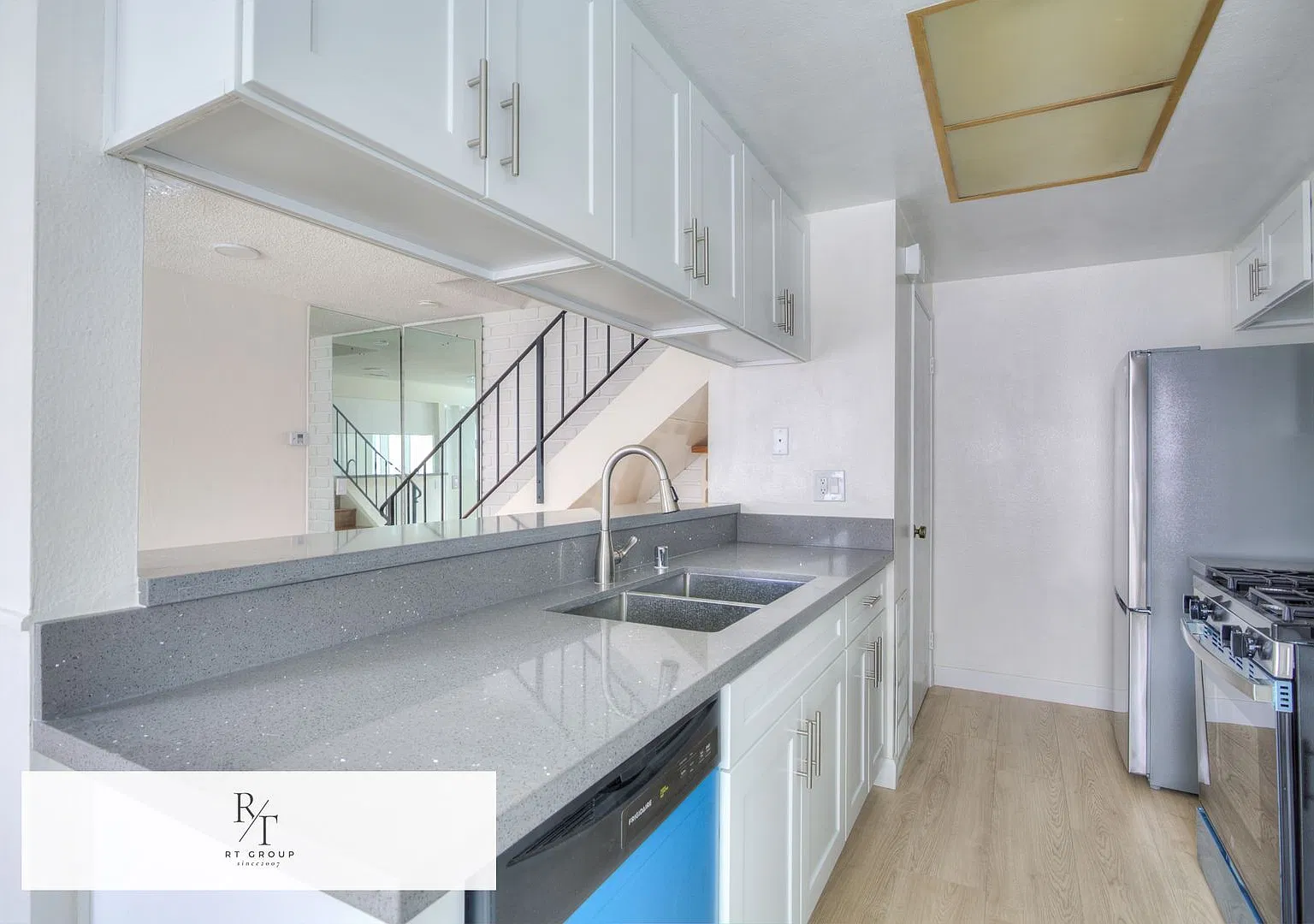 Newly Remodeled 2 Bed / 1 Bath Apartment For Rent! — Photo 2
