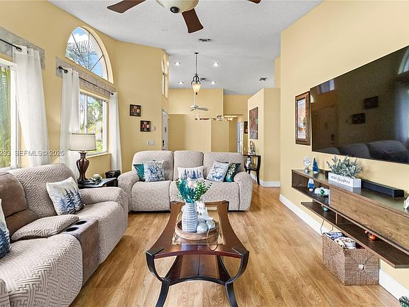 5th image of 7464 Pinewalk Dr S #81-18