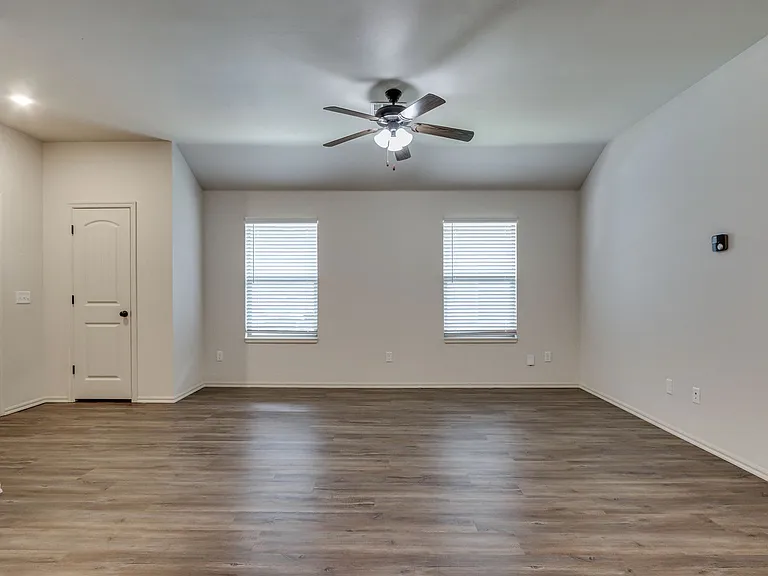 412 Chalk Hill Ct — Photo 7
