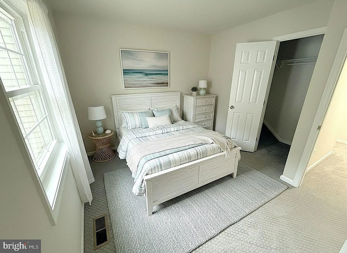 3 bed, 3.5 bath, 1996 sqft, $3,450 — Photo 2