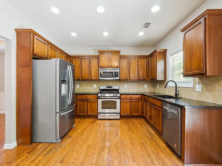 4450 Dartford Rd — Photo 16