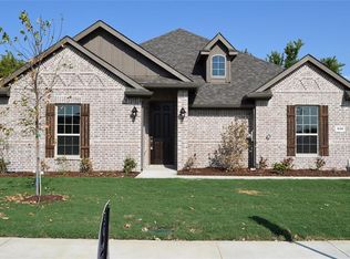 926 Michelle Dr, Midlothian, TX 76065