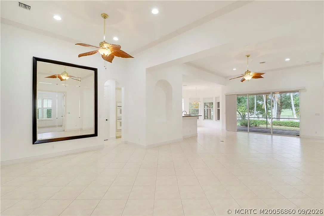 3 bed, 2.0 bath, 2045 sqft, $4,400 — Photo 4