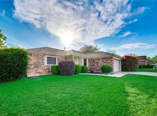 609 Parkview Dr, Burleson, TX 76028
