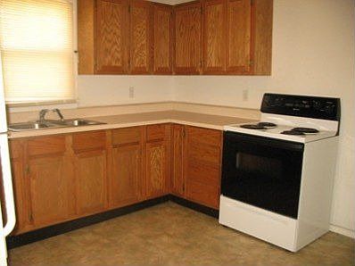 4th image of 909 N Sassafrass St
