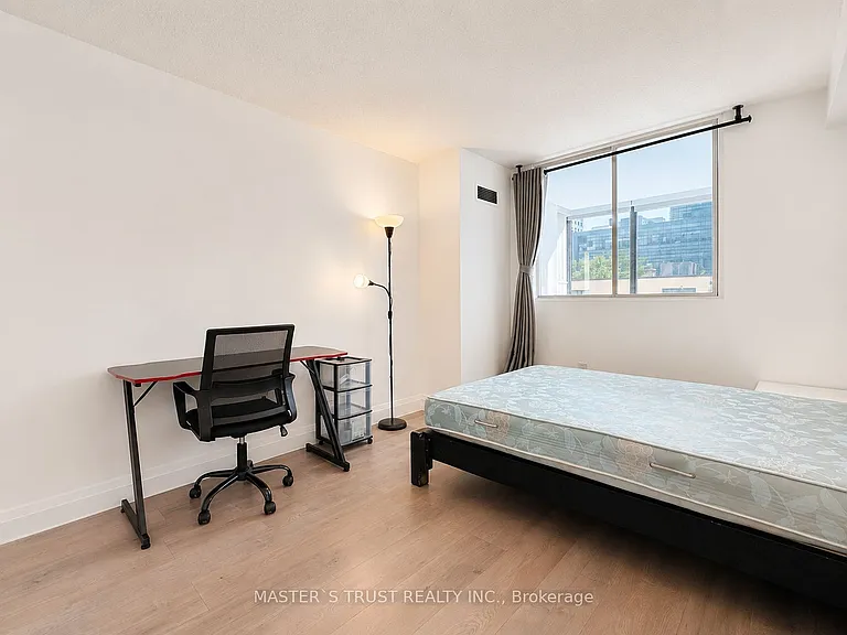 117 Gerrard St E #413 — Photo 8