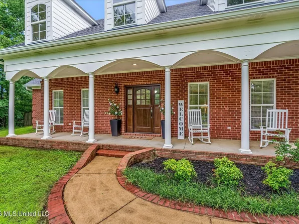 7499 W Ridge Ln, Olive Branch, MS 38654