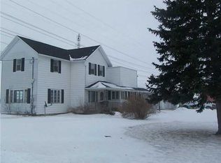 2555 Devils Hole Rd, Pemberville, OH 43450