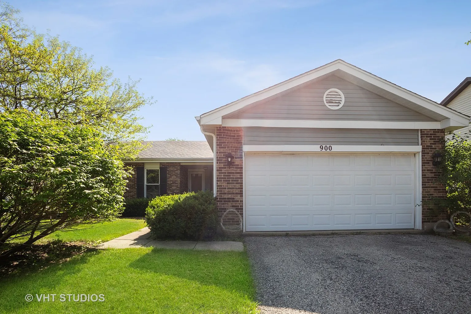 900 Fox Run Ln photo 1