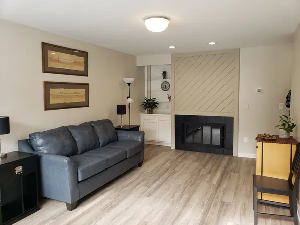 4362 Hunters Club Dr, Raleigh, NC 27606