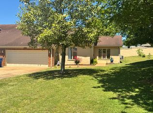 2136 Vaden Village Dr, Chattanooga, TN 37421