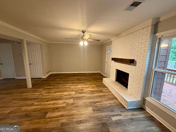 4th image of 397 Patrick Henry Ct