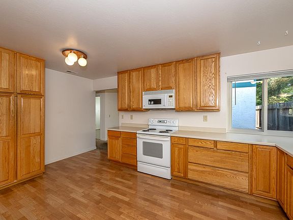 2nd image of 971 Estes Drive