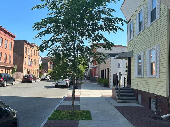 306 4th, Troy, NY 12180