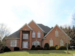 2440 Thornfield Dr, Lenoir, NC 28645