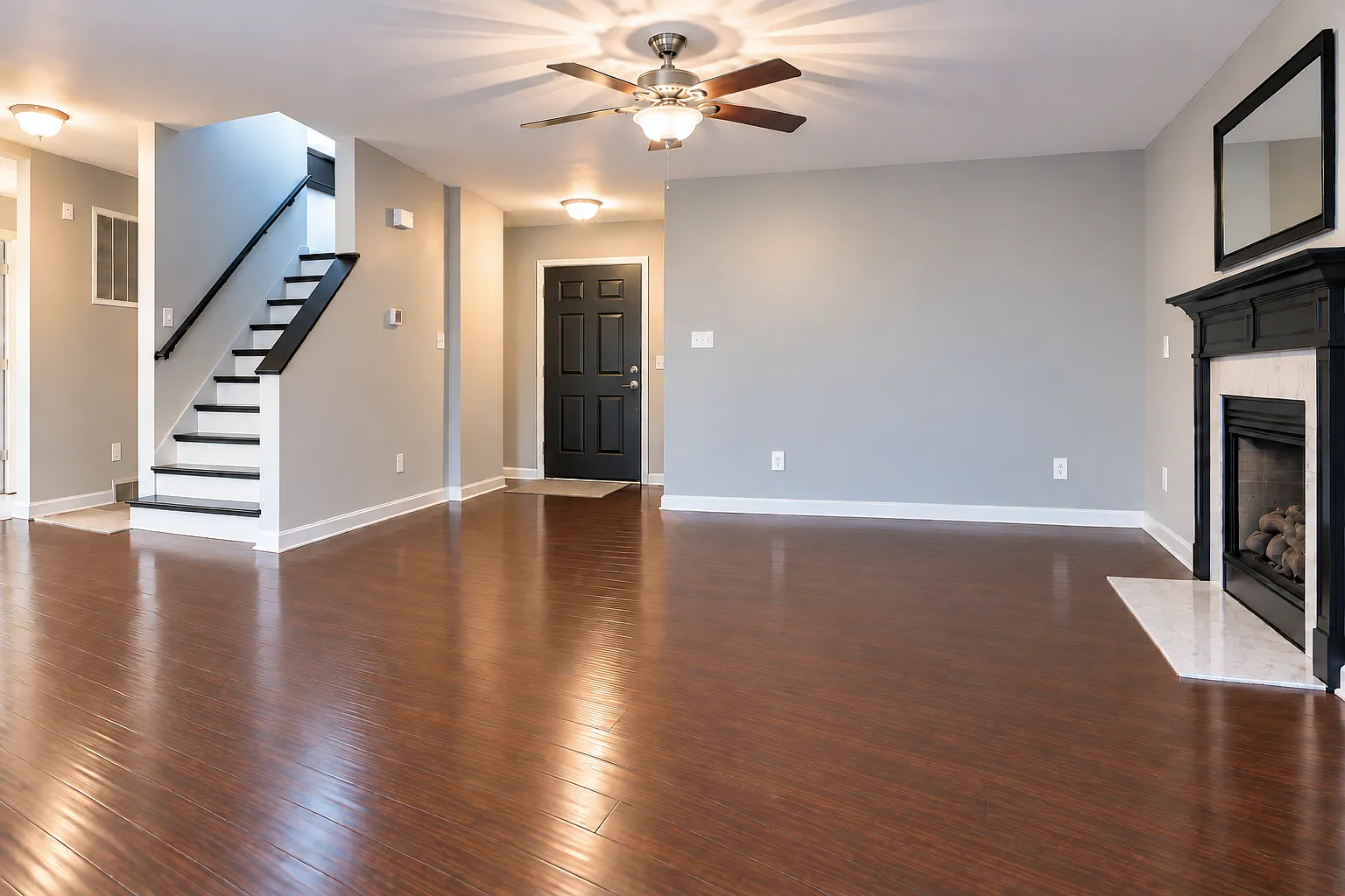 3 bed, 1.5 bath, 1293 sqft, $1,900 — Photo 2