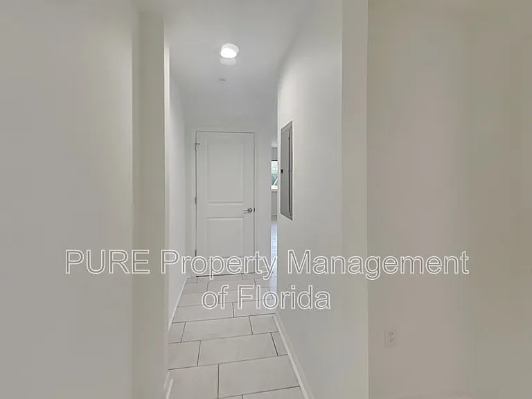 710 NE 4th St #101 — Photo 9