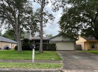1316 Glenview Ln, Angleton, TX 77515