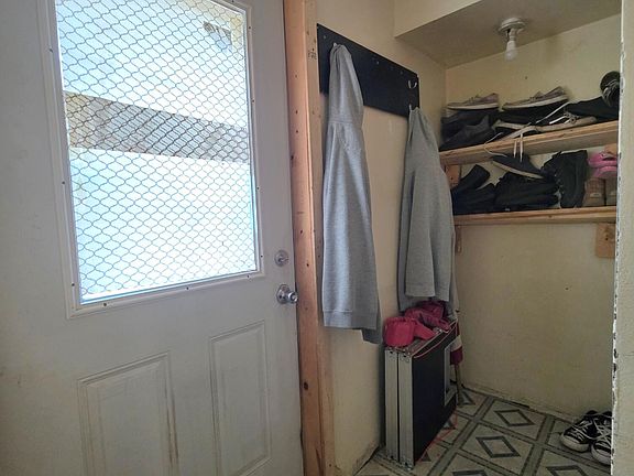 4th image of 1123 W 3rd Ave