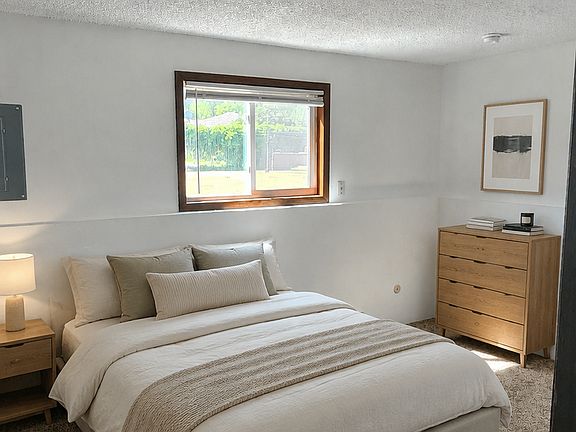 4th image of 913 Spartan Dr #913