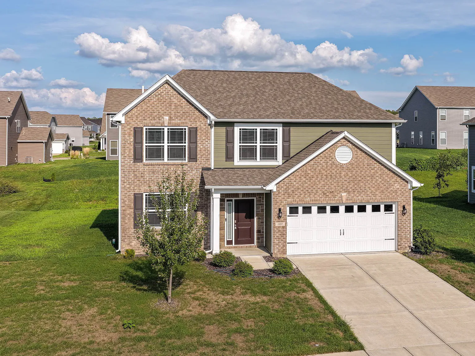 4 bed, 2.5 bath, 2263 sqft, $2,695 — Photo 2