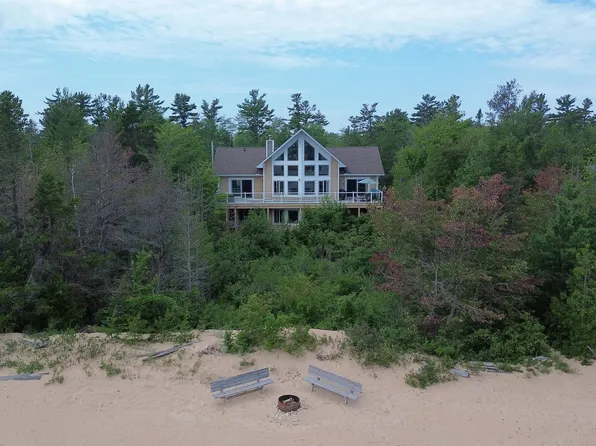 7985 W Us Highway 2, Manistique, MI 49854