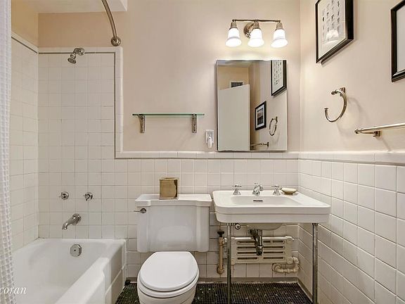 4th image of 220 Madison Ave APT 8C