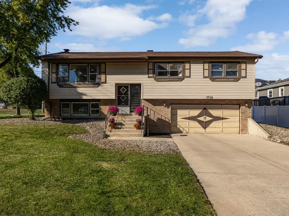 1138 Timber Ln, Darien, IL 60561