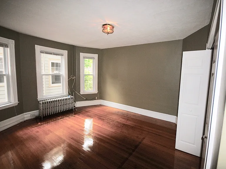 18 Hinckley St #3 — Photo 9