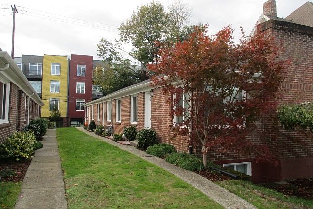 1st image of 612 S I St APT 2