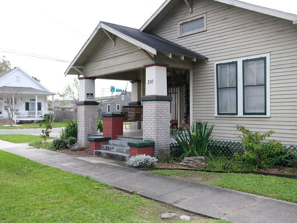 1st image of 210 Brashear Ave