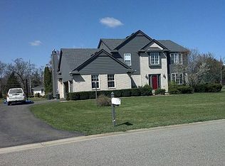 12530 Cedar View Ln, South Lyon, MI