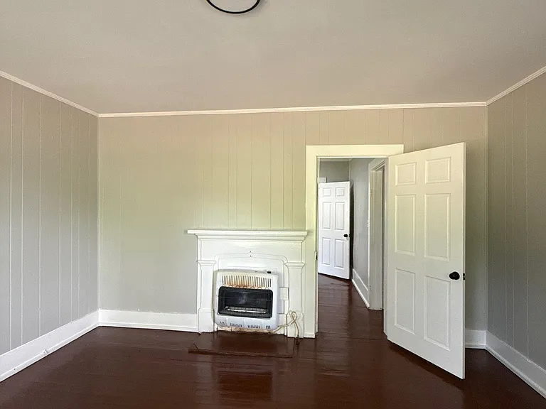535 N College St — Photo 6