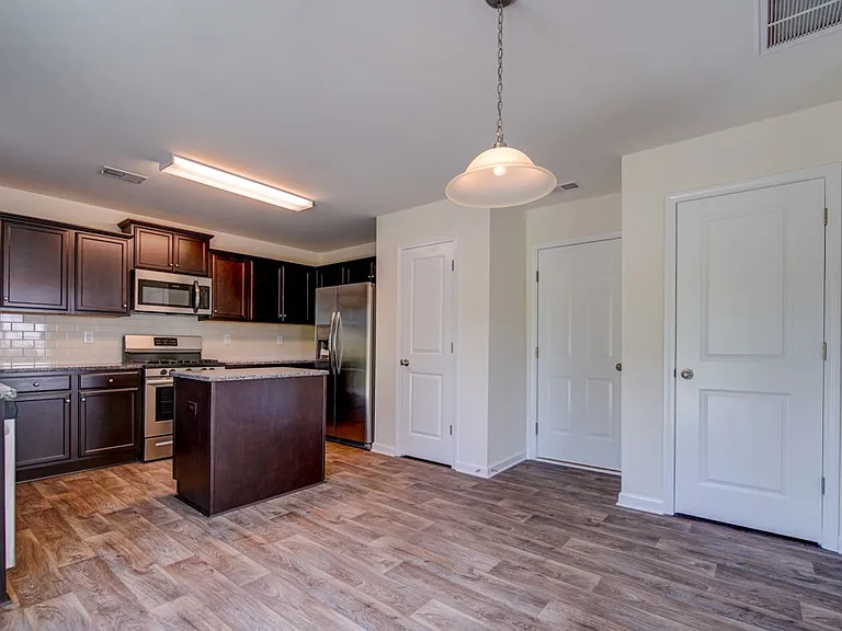 584 Craftsman Ln — Photo 10