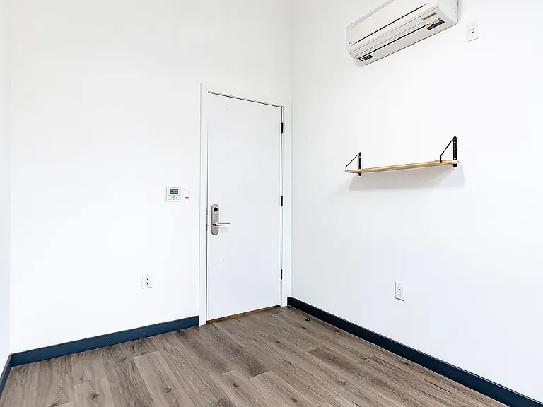 165 N 5th St #101 — Photo 15