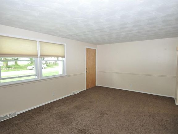 2nd image of 39 Deland Park A