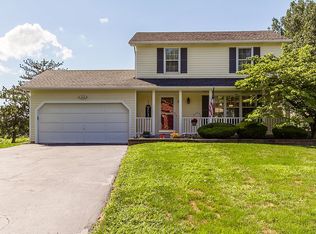 52 Fieldstone Ln, West Henrietta, NY 14586