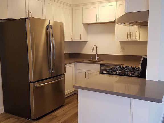 New kitchen and full-size stainless steel appliances