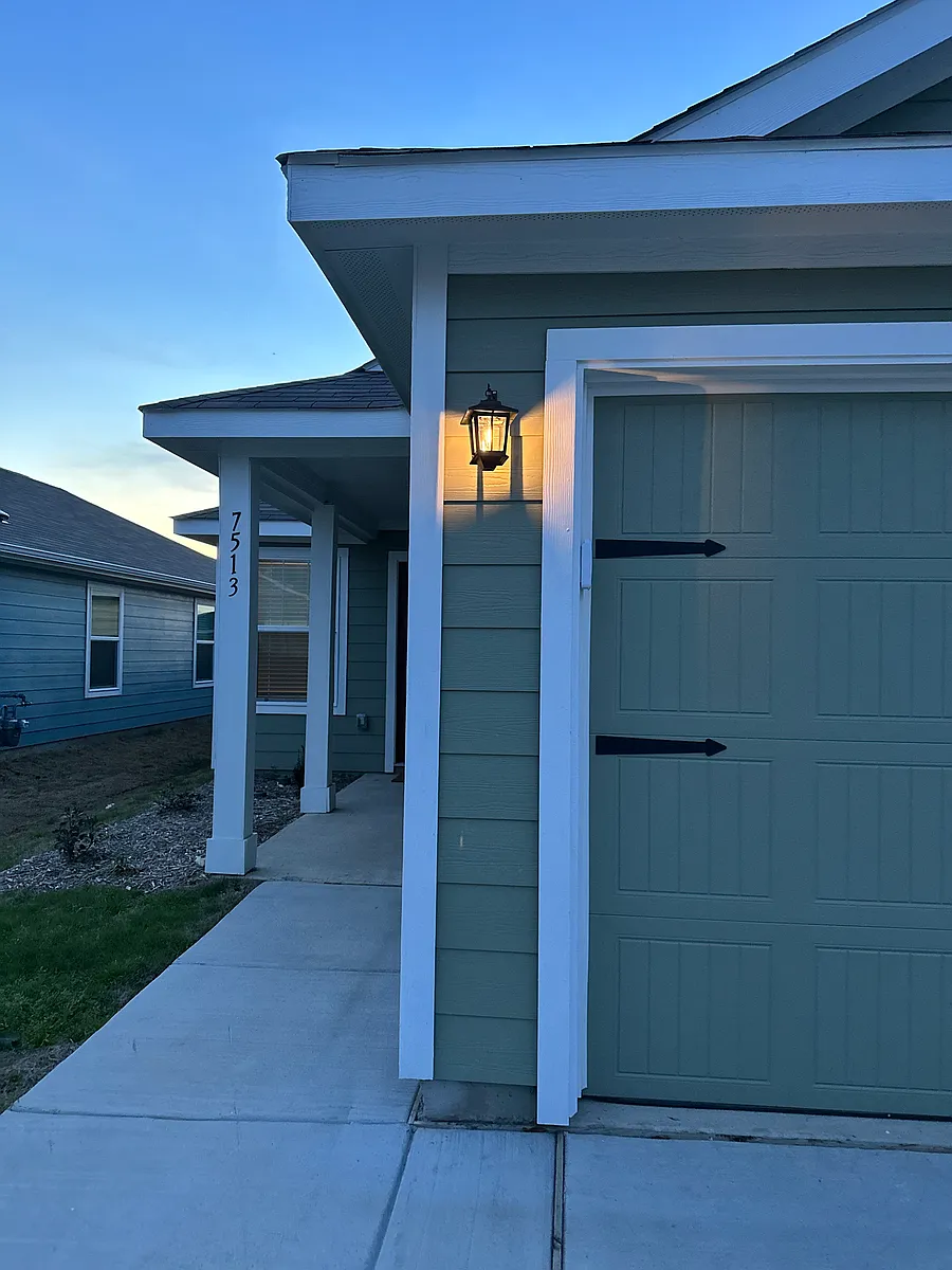 Building Photo - 7513 Larson Ln
