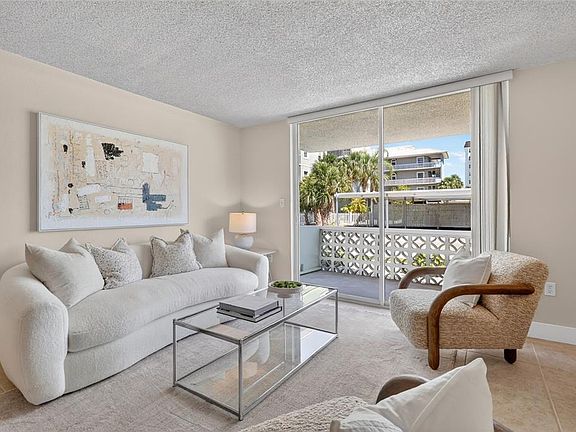 3rd image of 9 Forbes Pl APT 112