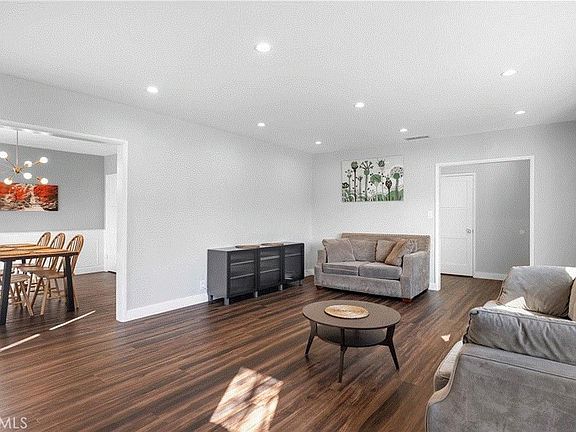 5th image of 505 Cambridge Dr